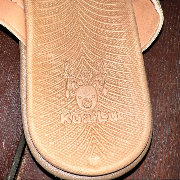KuaiLu sandals! Like new! - Picture 8 of 10